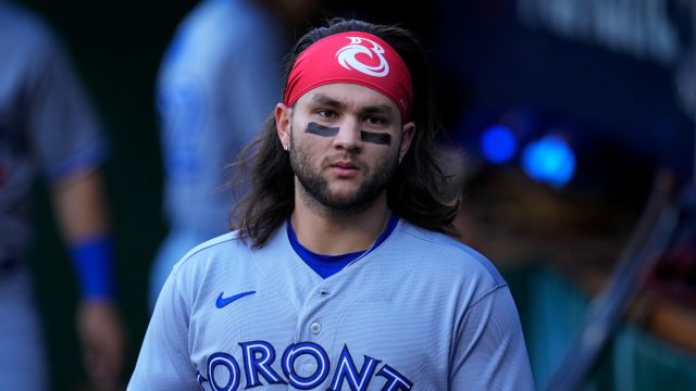 Uncertainty looms over trade deadline strategies following Blue Jays’ Bichette’s injury in loss against Orioles