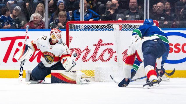 Canucks Dominate Panthers with Shutout Victory Following Luongo Tribute