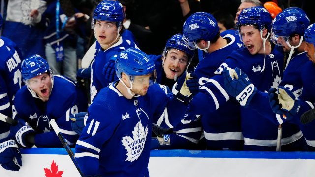Lyubushkin of Maple Leafs leaves game against Rangers due to head injury