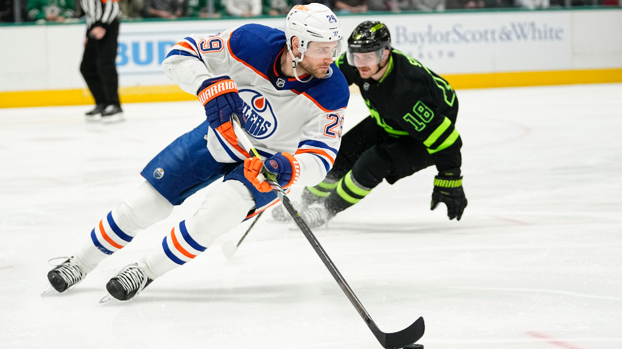 Goalie coach credited for Robertson's hat trick goal in Game 3