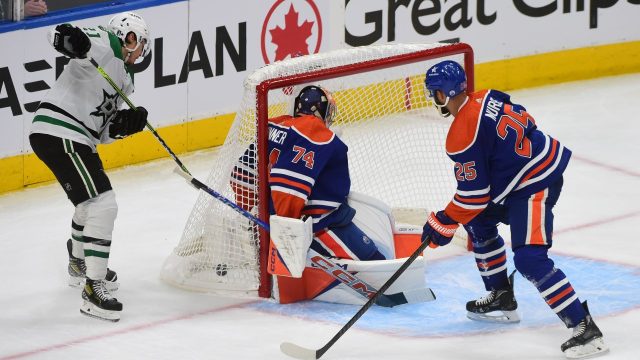 Robertson finds scoring touch in Stars' comeback victory against Oilers