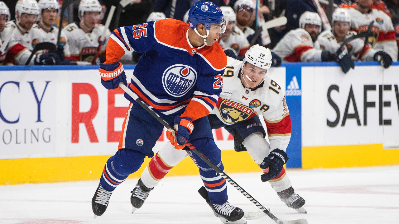 Barkov and Tarasenko of the Panthers participate in practice before Game 3 against the Oilers