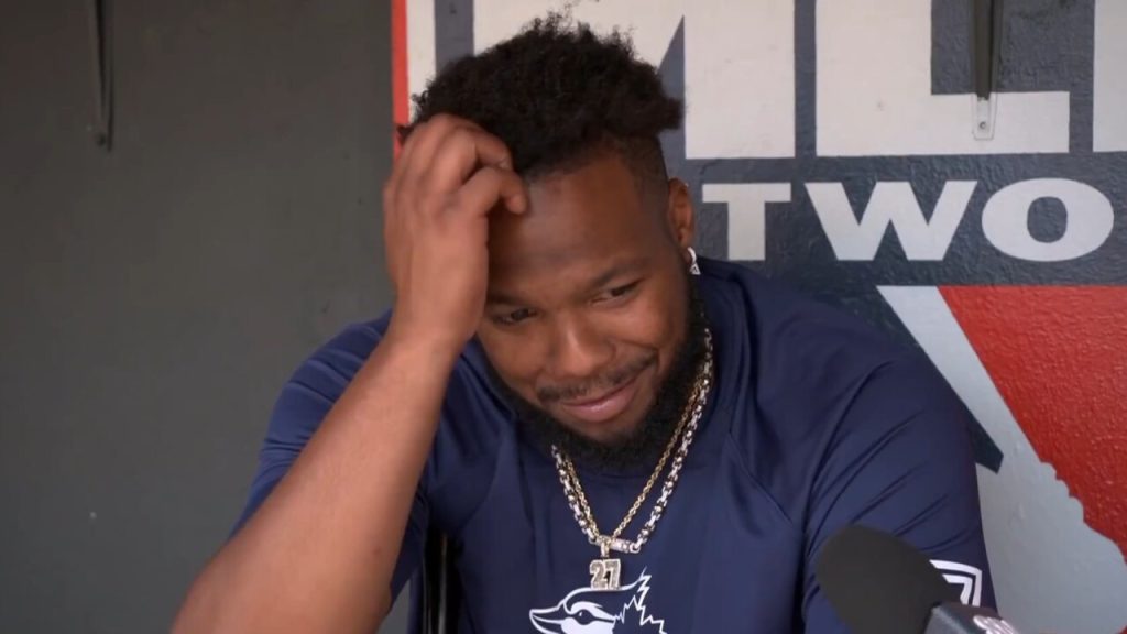 Blue Jays’ Guerrero discusses his humorous reactions to his new haircut