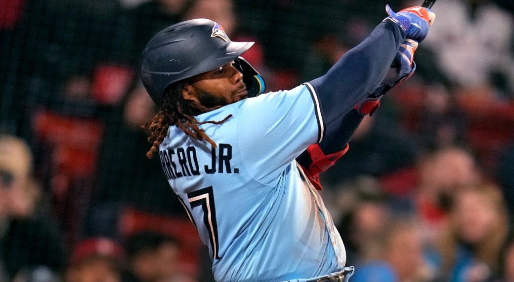 Guerrero Jr.'s error leads to Red Sox scoring, marking Blue Jays' fourth error of the game