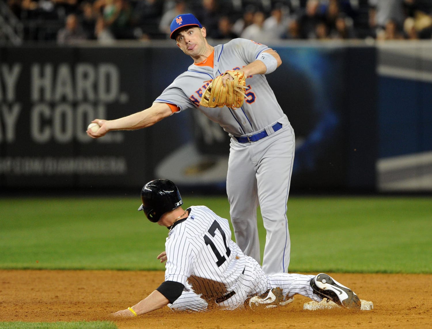 New York Mets Defeat New York Yankees 9-7 in MLB Game