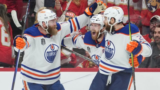 Post-Game Interview: Oilers coach Kris Knoblauch discusses Game 5 victory live