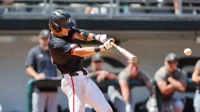 Texas A&M takes early lead to secure victory over Tennessee in Game 1 of College World Series finals