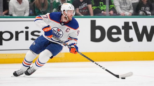 Wayne Gretzky believes Connor McDavid is ready to win as the best player in hockey