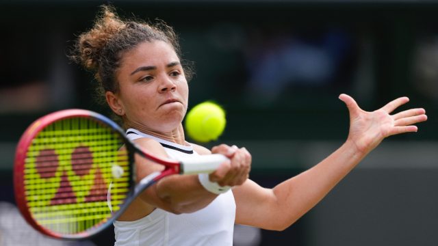 Alcaraz defeats Medvedev to secure spot in Wimbledon final as defending champion