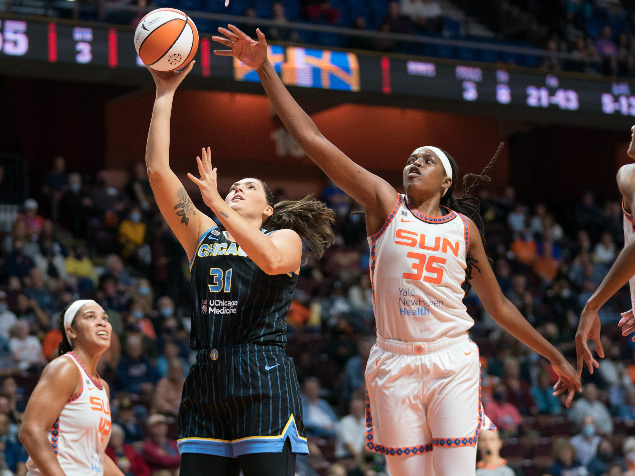 Angel Reese's double-double streak continues, but Chicago Sky lose to New York Liberty