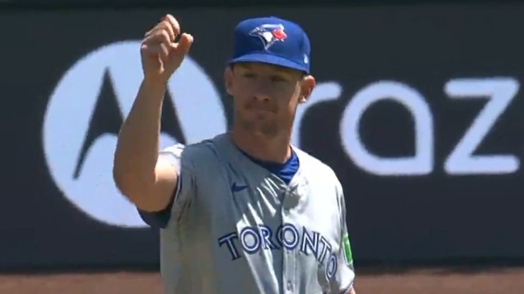 Benson's impressive catch at the wall prevents Soto from getting a multi-base hit