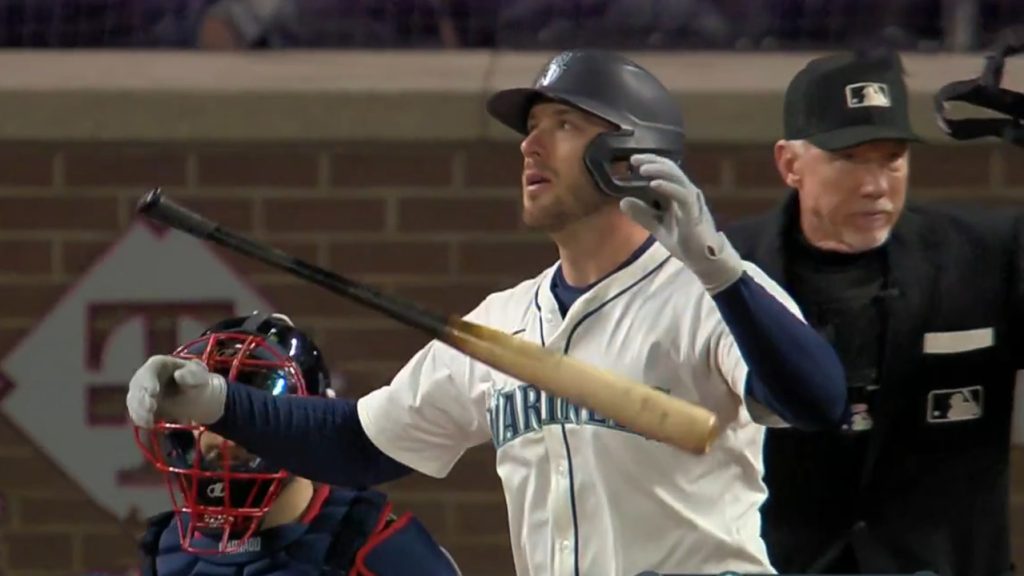 Garver hits three-run homer off Berrios in Mariners’ game against Blue Jays