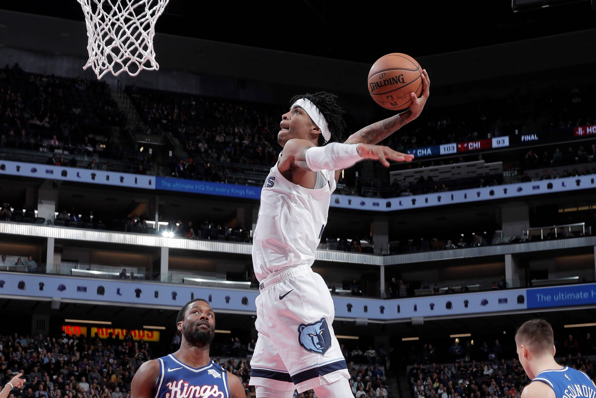 Grizzlies' Miller impresses with powerful windmill dunk