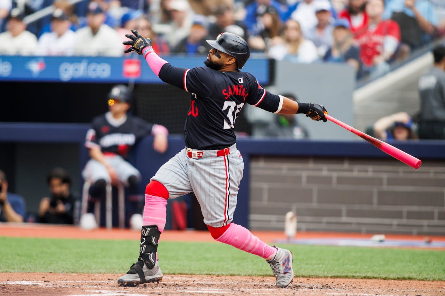 Guerrero Jr. hits 20th home run as part of impressive streak