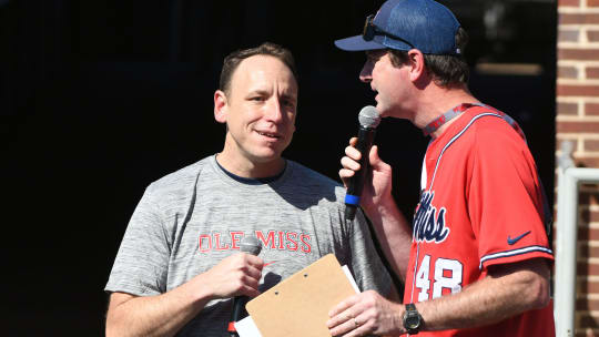 Highlights from Joey Chestnut's Meet and Greet at Fort Bliss