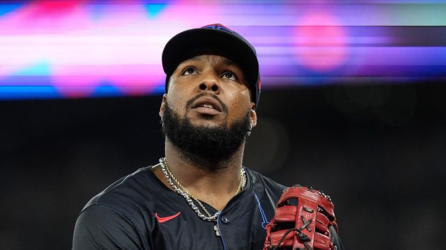 Jose Cuas of the Blue Jays sets record by throwing three pitches in a game