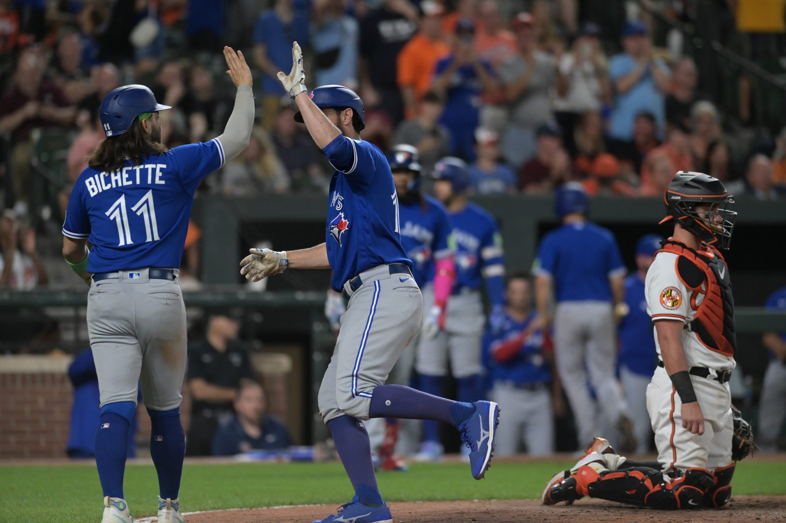 Kevin Kiermaier, Blue Jays outfielder, exits game following collision with outfield wall