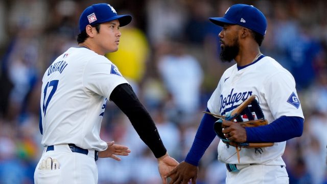 Soler hits longest home run of MLB season in Giants' victory over Rockies