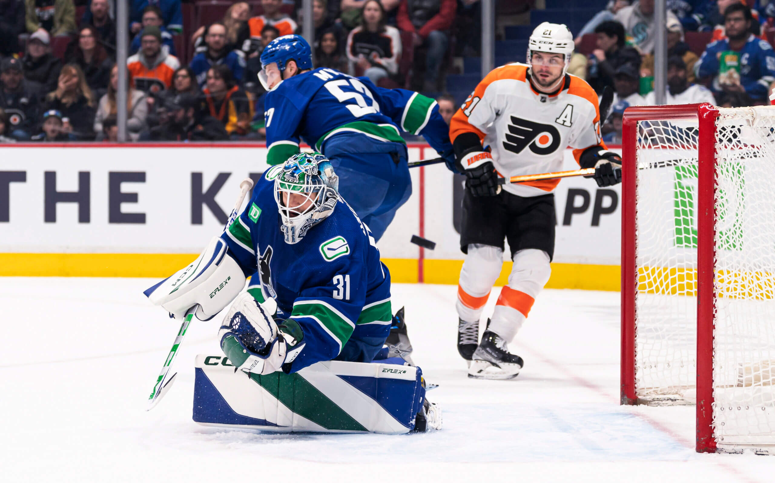 Vancouver Canucks ink Artus Silovs to a two-year deal as goaltender