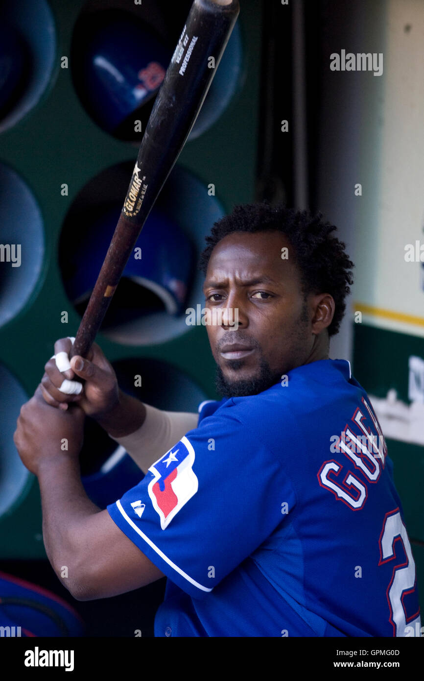 Vladimir Guerrero Jr. hits solo home run against Texas Rangers