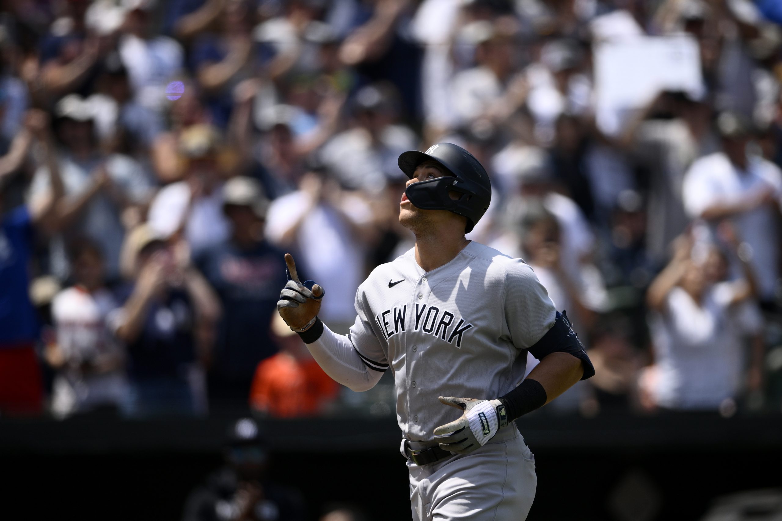 Aaron Judge Hits 48th Home Run to Opposite Field for Yankees