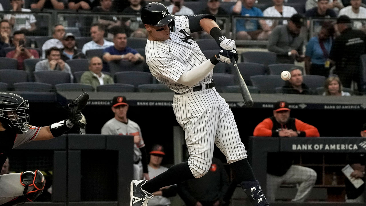 Aaron Judge hits his 49th home run of the season for the Yankees