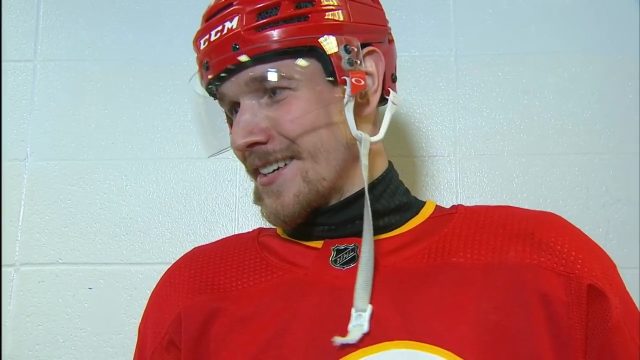 Adam Klapka signs one-year extension with Flames