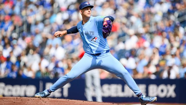 Blue Jays crowd shows support and appreciation for Francis during impressive outing