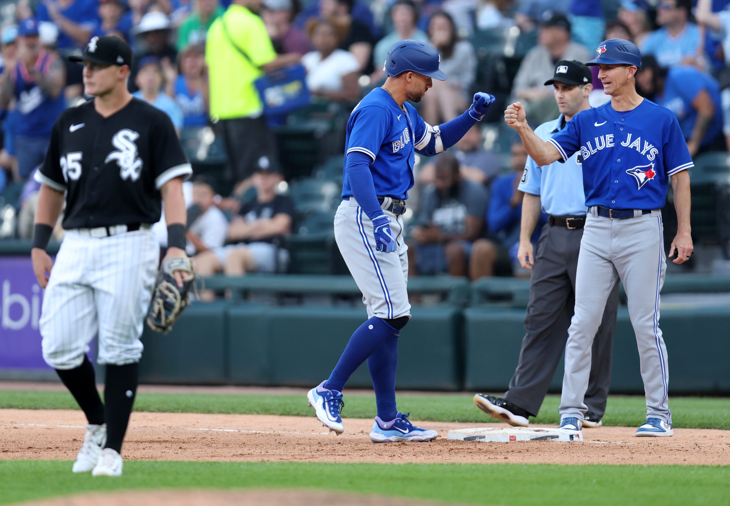 Blue Jays' Jimenez and Springer hit home runs in high-scoring game against Reds