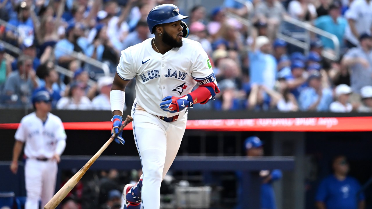 Blue Jays Look to Avoid Sweep Against Cubs with Francis on the Mound