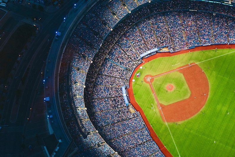 Blue Jays’ player Clement hits a two-run home run to left field