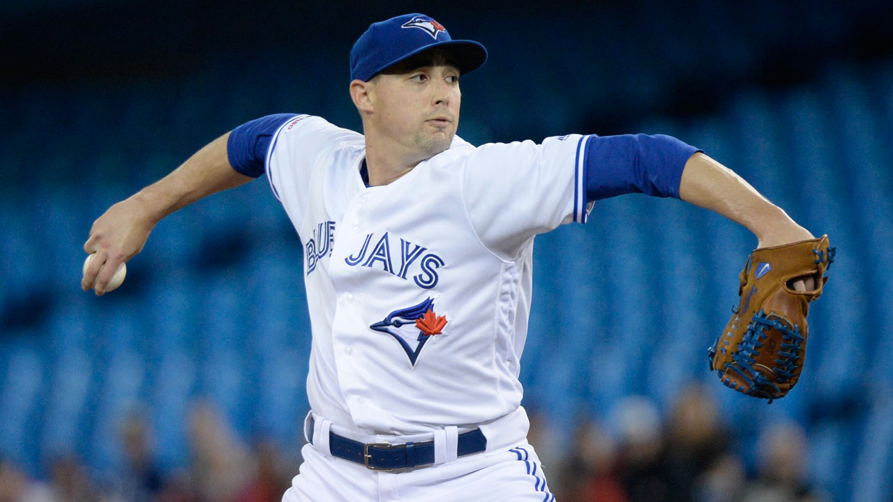 Blue Jays’ Varsho Makes Incredible Catch to Rob Henderson of Extra-Base Hit