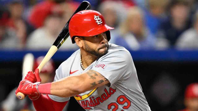 Cardinals defeat Yankees with Donovan’s three-run homer