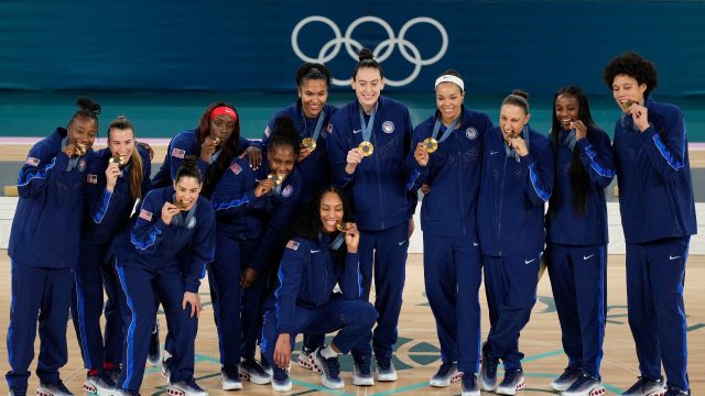 Fans react as U.S. women's basketball team survives France in thrilling final