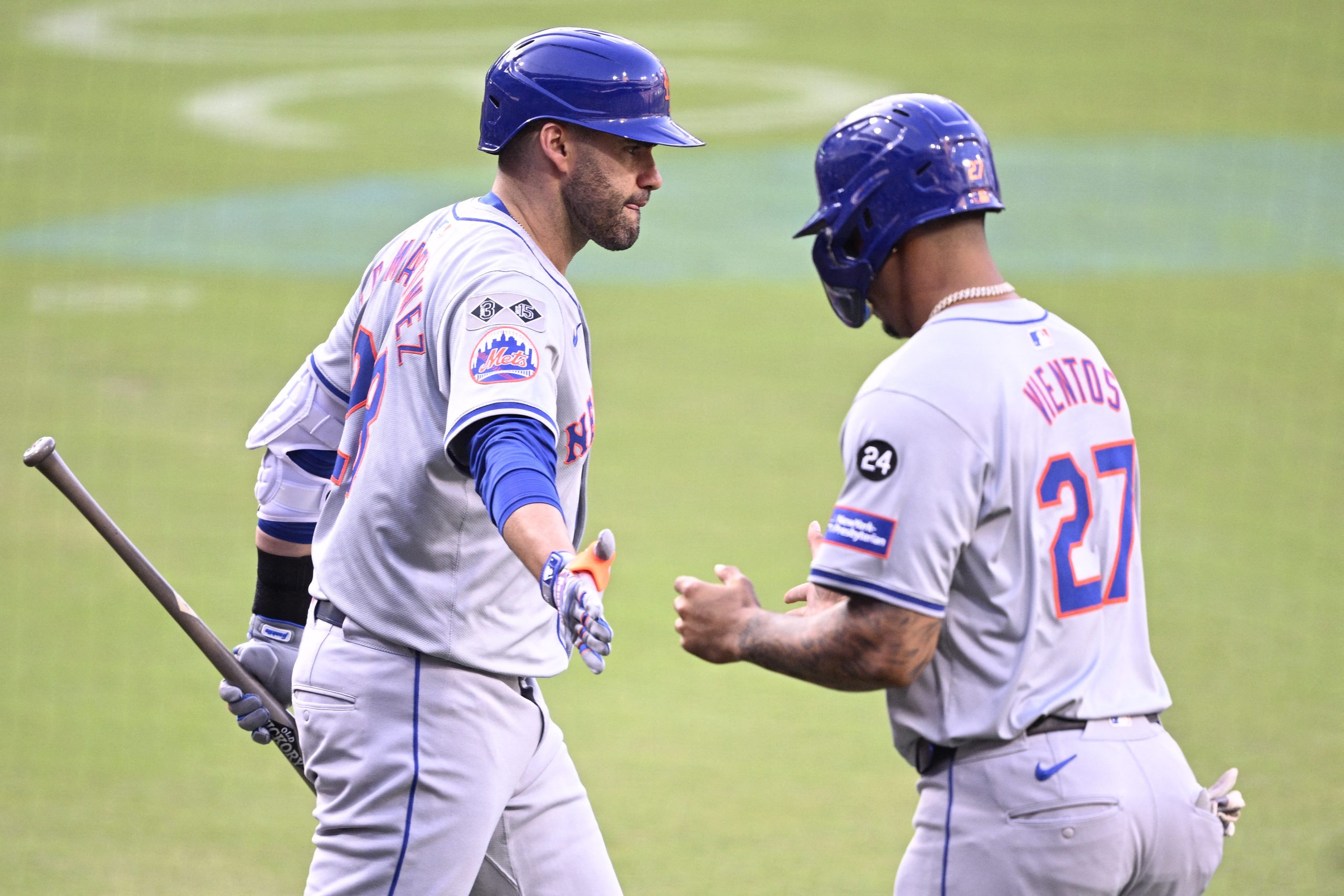 Francisco Lindor of the Mets hits grand slam against Padres, extending impressive streak