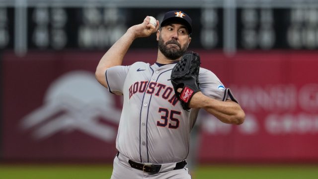 James Paxton of Canada to undergo MRI after exiting Red Sox game