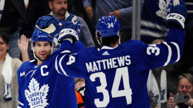 John Tavares’ approach to passing the Maple Leafs’ captaincy to Auston Matthews