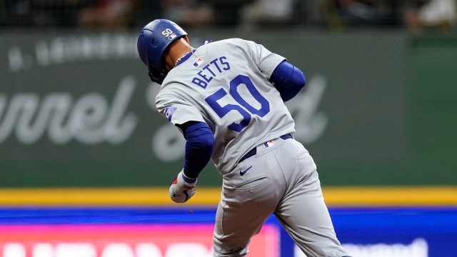 Red Sox defeat Rangers in 10 innings with walk-off single from Refsnyder