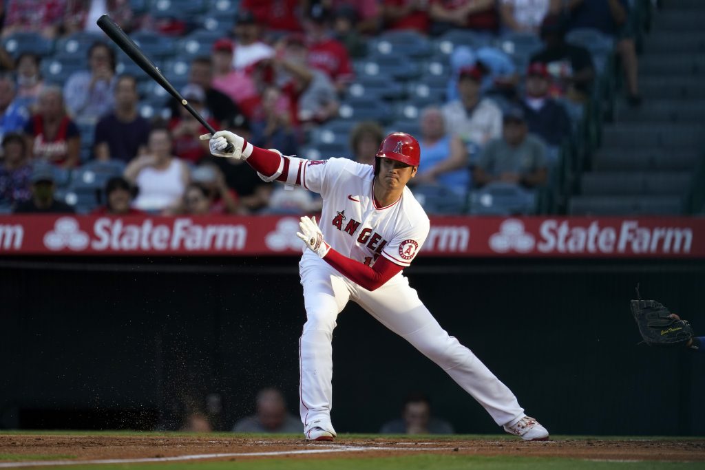 Shohei Ohtani of the Dodgers Achieves 40-40 Club Milestone with Walk-Off Grand Slam