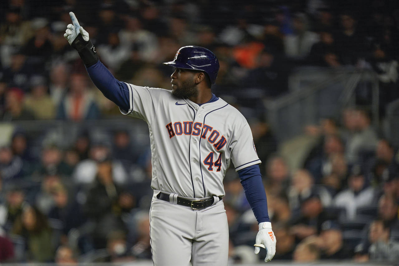 Yordan Alvarez hits three consecutive home runs against Phillies