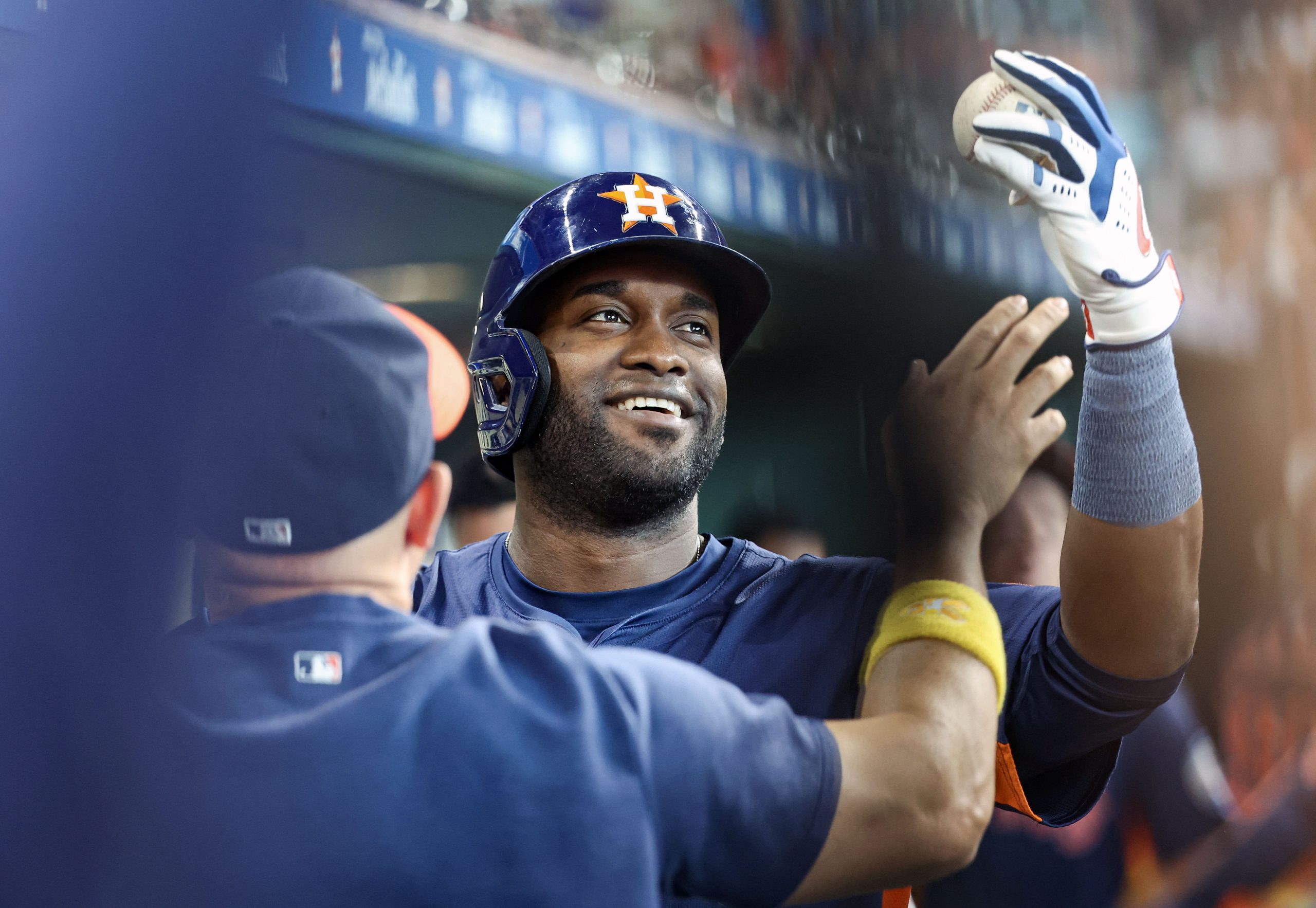 Astros sweep Royals in four-game series with Alvarez hitting two home runs