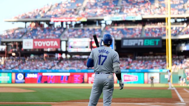 Bryce Harper of the Phillies sustains bruised elbow and exits game against Blue Jays after being hit by pitch