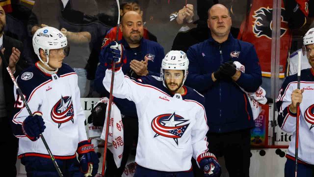 Cole Caufield of the Canadiens changes jersey number to honour Johnny Gaudreau