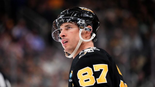 Crosby commits to staying in Pittsburgh and dismisses rumors of returning to hometown for final act