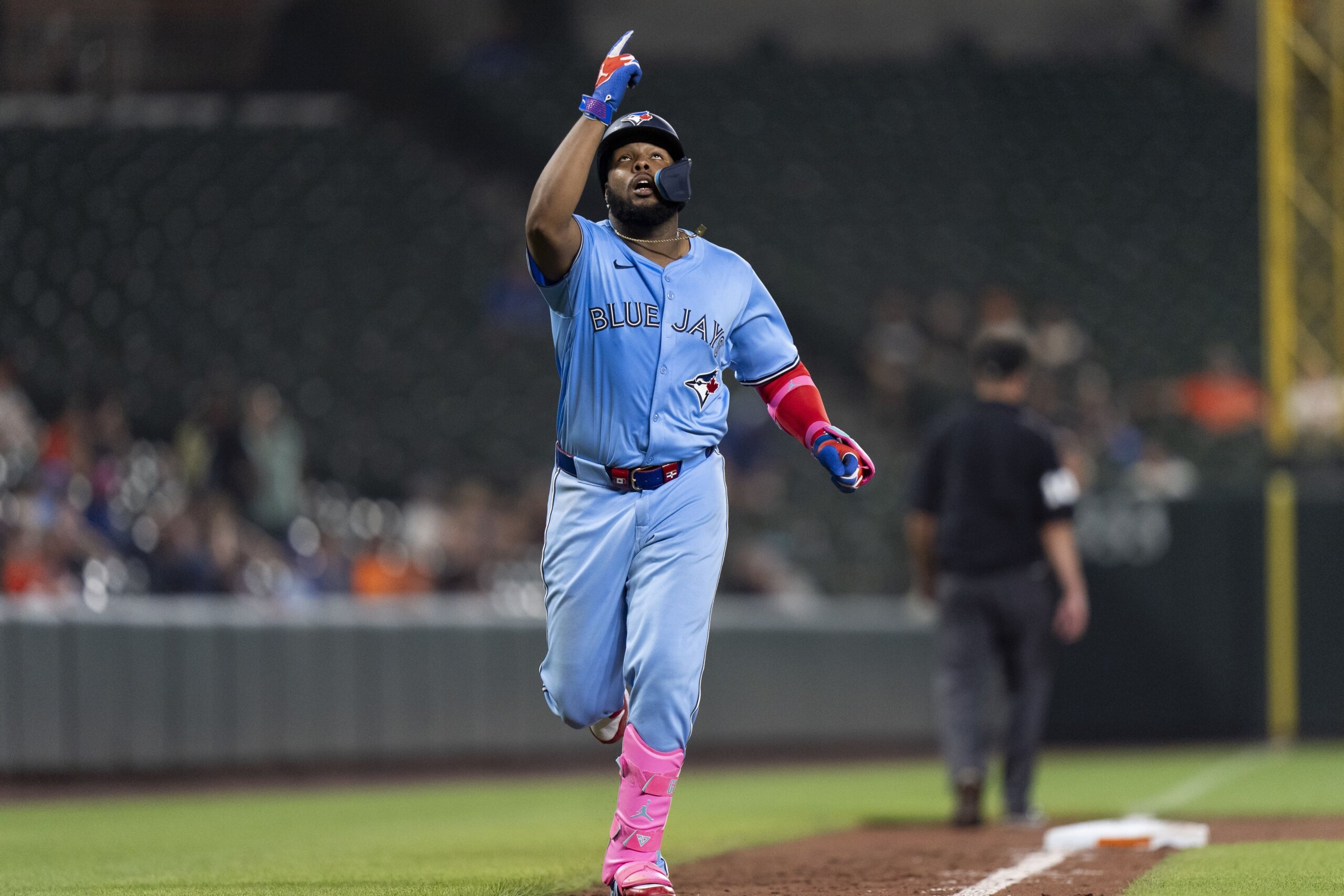 Guerrero Jr. drives in Springer with RBI double after triple hit