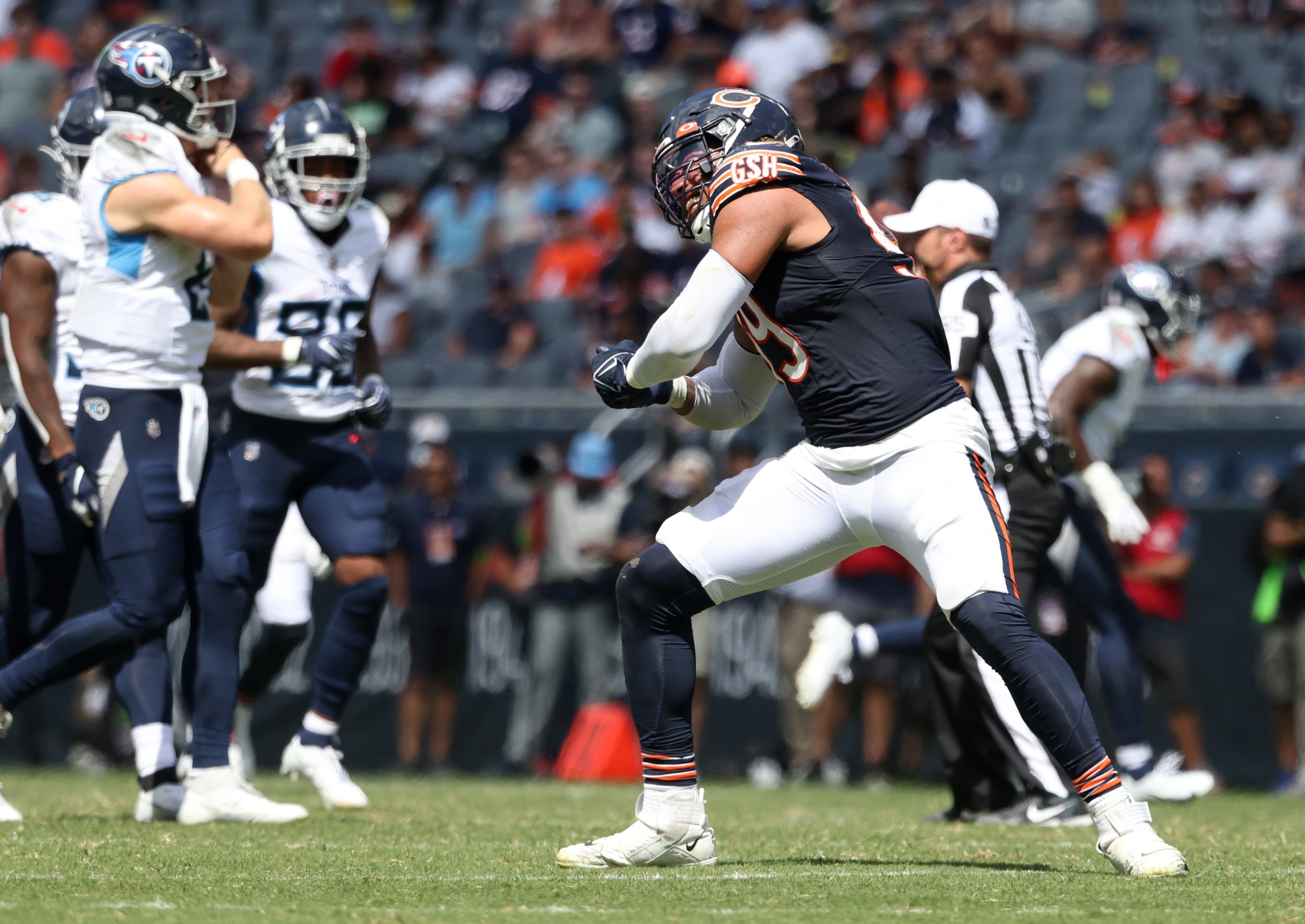 Late-game lead secured by Bears with crucial pick-six off Titans’ Levis