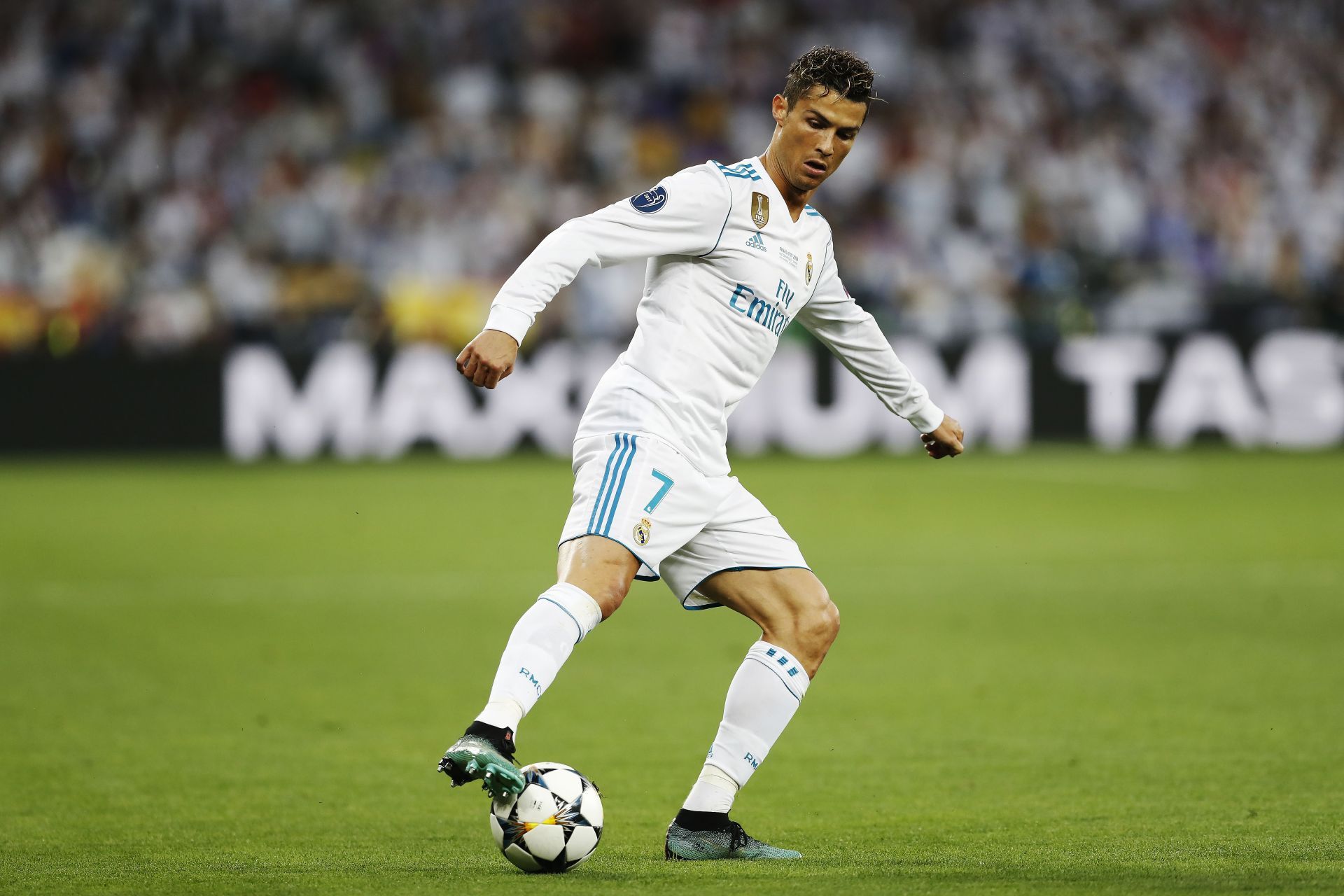 Ronaldo Achieves Milestone with 900th Career Goal for Club and Country in Portugal